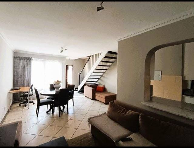 3 BEDROOM TOWNHOUSE FOR SALE IN DIE HOEWES